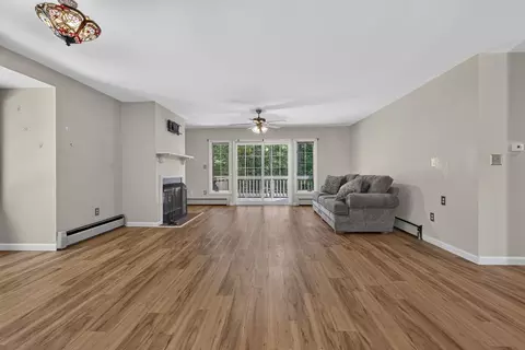Living - 1465 Hooksett Rd #365, Hooksett, NH 03106 photo 7 of 7