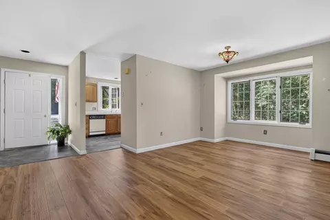 Living - 1465 Hooksett Rd #365, Hooksett, NH 03106 photo 1 of 7