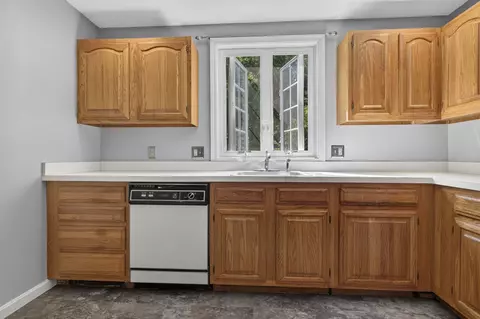 Kitchen - 1465 Hooksett Rd #365, Hooksett, NH 03106 photo 4 of 4