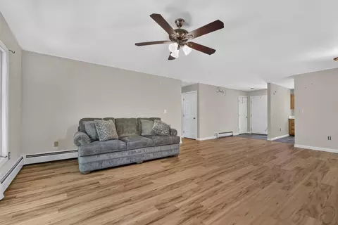Living - 1465 Hooksett Rd #365, Hooksett, NH 03106 photo 5 of 7