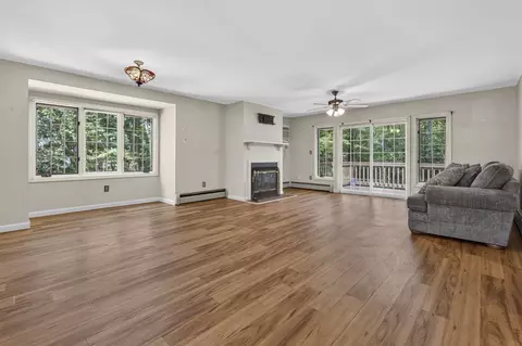 Living - 1465 Hooksett Rd #365, Hooksett, NH 03106 photo 2 of 7