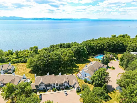 7 Northshore Dr #211/2, Burlington, VT 05408