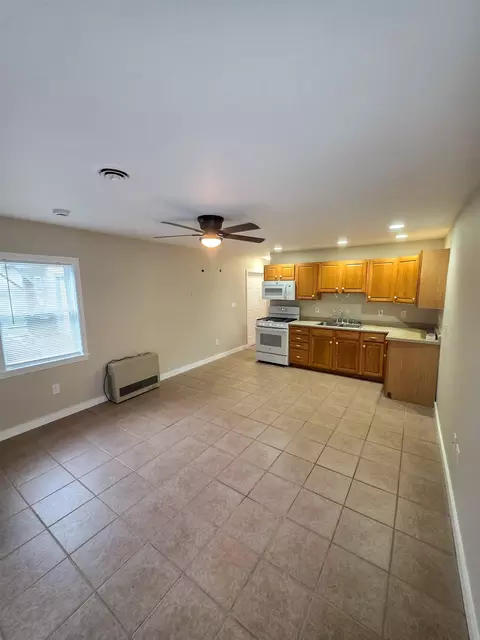 52 Jarvis St, Windsor, VT 05089 photo 4