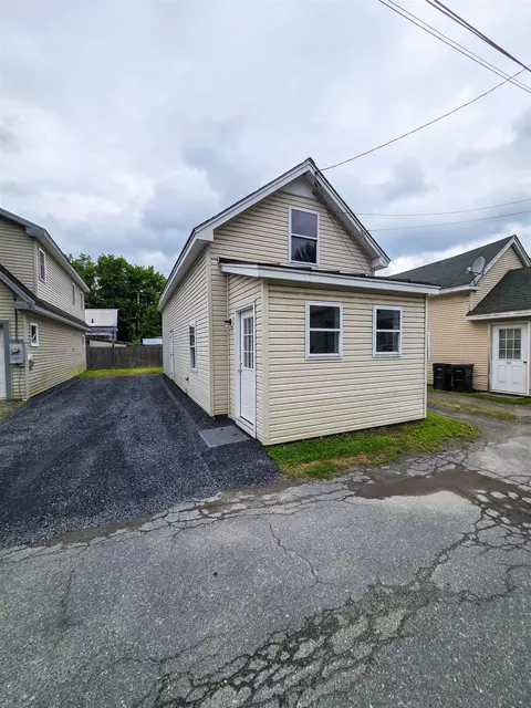 52 Jarvis St, Windsor, VT 05089 photo 10