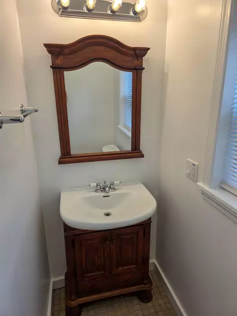 52 Jarvis St, Windsor, VT 05089 photo 6