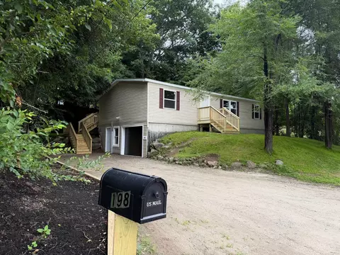 198 Franklin St, Franklin, NH 03235