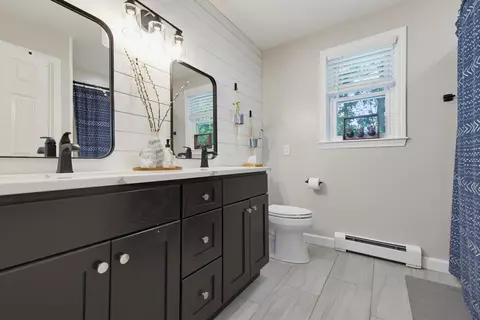 Bath - 41 Samuel Hanson Ave, Dover, NH 03820 photo 4 of 5