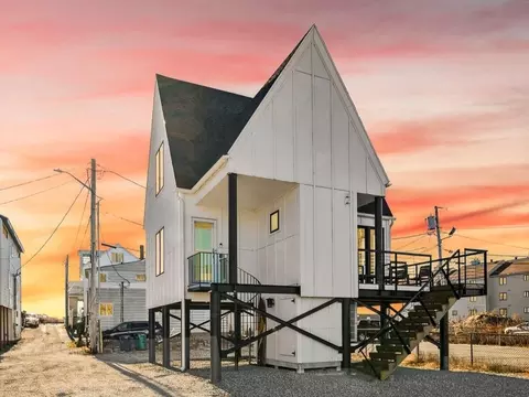 Exterior - 10 Anchor St, Hampton, NH 03842 photo 1 of 4