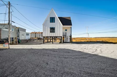 Exterior - 10 Anchor St, Hampton, NH 03842 photo 4 of 4