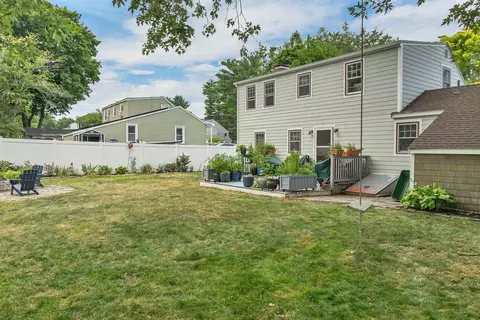 Exterior - 2 Belmont Cir, Hampton, NH 03842 photo 13 of 14