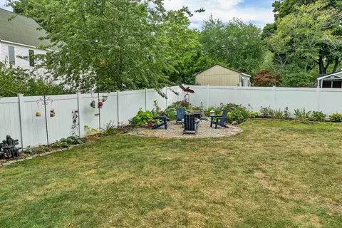 Exterior - 2 Belmont Cir, Hampton, NH 03842 photo 3 of 14