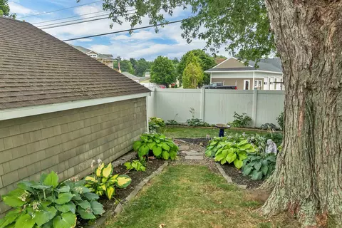 Exterior - 2 Belmont Cir, Hampton, NH 03842 photo 14 of 14