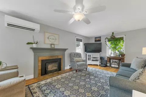 Living - 2 Belmont Cir, Hampton, NH 03842 photo 3 of 5