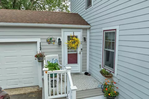 Exterior - 2 Belmont Cir, Hampton, NH 03842 photo 9 of 14