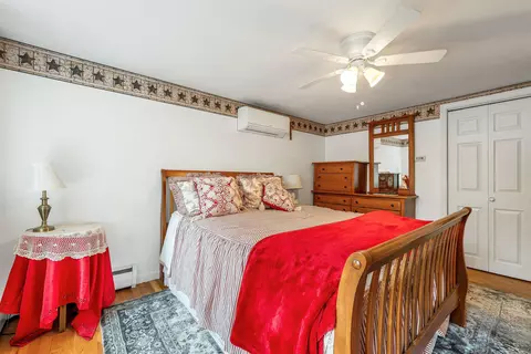 Bedroom - 2 Belmont Cir, Hampton, NH 03842 photo 4 of 8