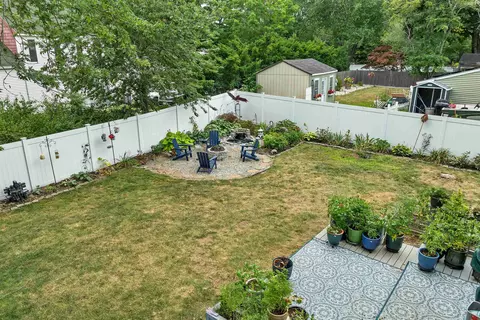 Exterior - 2 Belmont Cir, Hampton, NH 03842 photo 2 of 14
