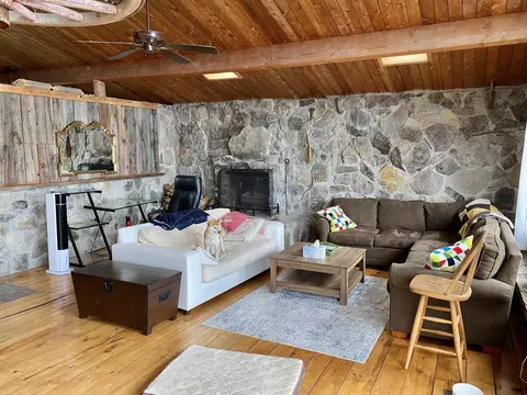 Living - 14 Macomber Pt, Alburgh, VT 05440 photo 2 of 4
