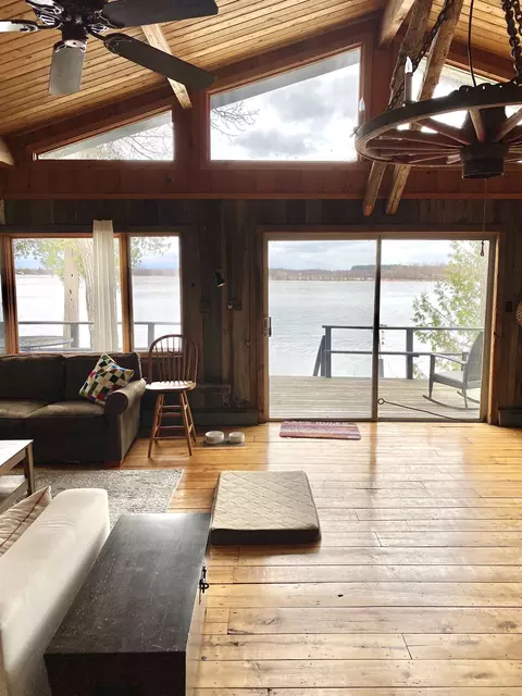 Living - 14 Macomber Pt, Alburgh, VT 05440 photo 4 of 4