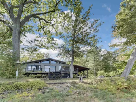 Exterior - 14 Macomber Pt, Alburgh, VT 05440 photo 3 of 5