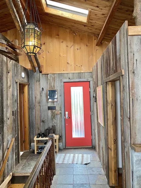 Entry Way - 14 Macomber Pt, Alburgh, VT 05440 photo 1 of 2