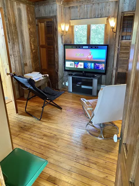Living - 14 Macomber Pt, Alburgh, VT 05440 photo 1 of 4