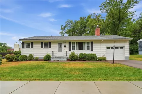 136 Cherry Ln, Burlington, VT 05401