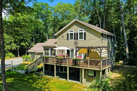 21 Shangri La Dr, Moultonborough, NH 03254