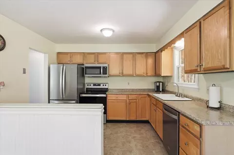 162 Stirrup Cir, Williston, VT 05495 photo 12