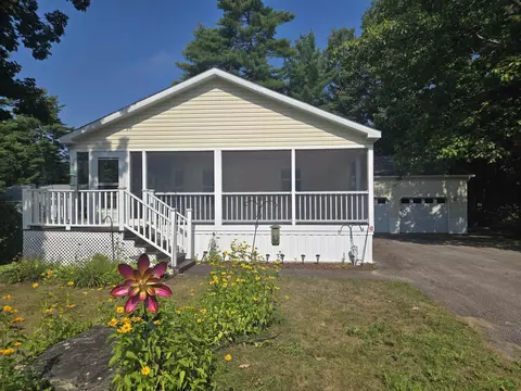 57 Temple Dr, Rochester, NH 03868