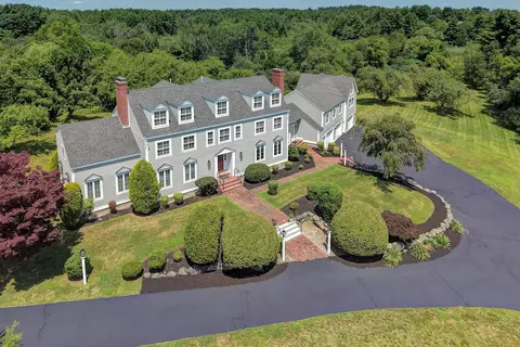 15 Curtis Rd, Hampton Falls, NH 03844