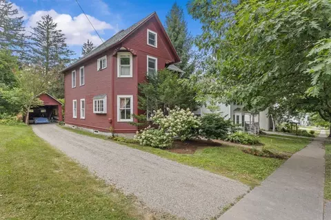 90 Congress St, Saint Albans, VT 05478