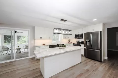 Kitchen - 157 Hooksett Rd, Auburn, NH 03032 photo 4 of 7
