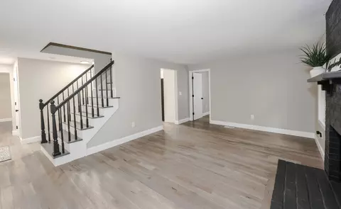 Living - 157 Hooksett Rd, Auburn, NH 03032 photo 5 of 8