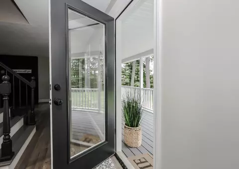 Entry Way - 157 Hooksett Rd, Auburn, NH 03032 photo 4 of 4