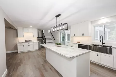 Kitchen - 157 Hooksett Rd, Auburn, NH 03032 photo 6 of 7