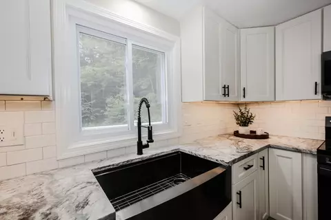 Kitchen - 157 Hooksett Rd, Auburn, NH 03032 photo 7 of 7