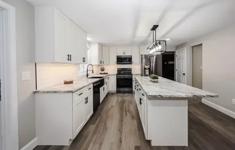 Kitchen - 157 Hooksett Rd, Auburn, NH 03032 photo 5 of 7