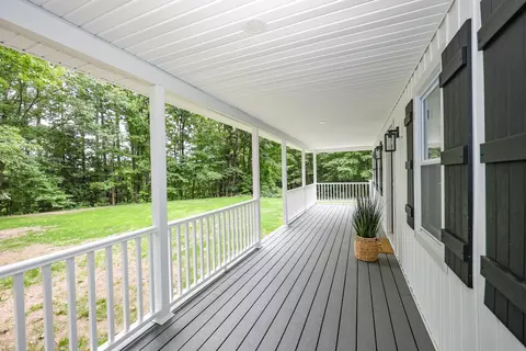 Exterior - 157 Hooksett Rd, Auburn, NH 03032 photo 8 of 12