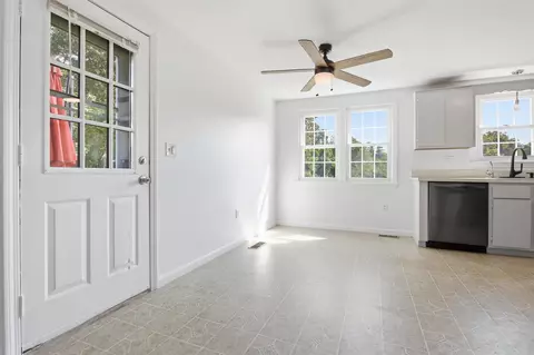 Entry Way - 17 Juniper Rd #L, Derry, NH 03038 photo 1 of 1