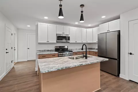 32 Upper Gilman St #7, Saint Albans, VT 05478