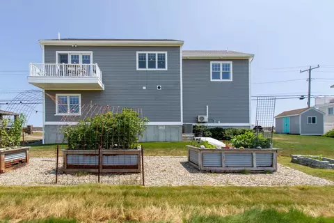 Exterior - 553 Ocean Blvd, Hampton, NH 03842 photo 5 of 8