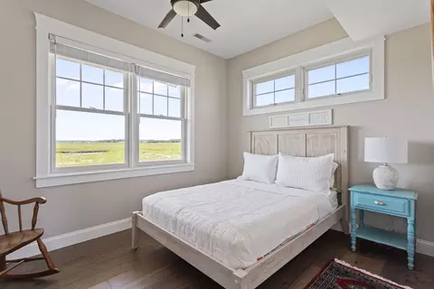 Bedroom - 553 Ocean Blvd, Hampton, NH 03842 photo 6 of 7