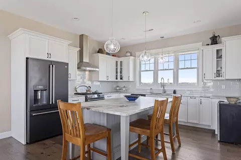 Kitchen - 553 Ocean Blvd, Hampton, NH 03842 photo 1 of 5