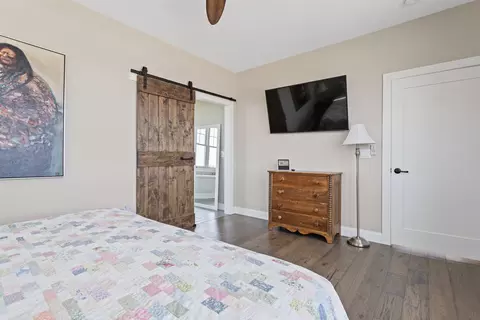 Bedroom - 553 Ocean Blvd, Hampton, NH 03842 photo 3 of 7