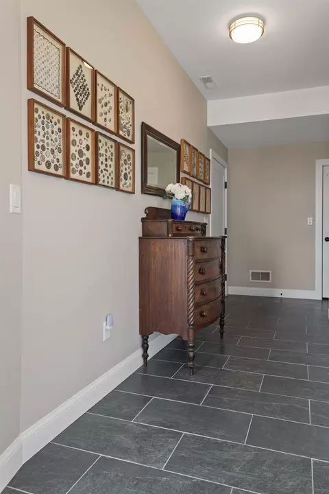 Entry Way - 553 Ocean Blvd, Hampton, NH 03842 photo 3 of 3