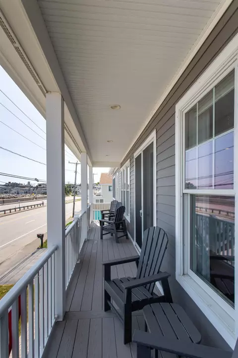 Exterior - 553 Ocean Blvd, Hampton, NH 03842 photo 3 of 8