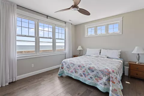 Bedroom - 553 Ocean Blvd, Hampton, NH 03842 photo 2 of 7