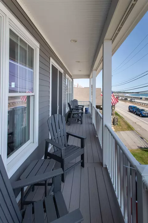 Exterior - 553 Ocean Blvd, Hampton, NH 03842 photo 4 of 8