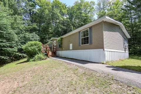189 Cote Hill Rd, Henniker, NH 03242