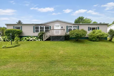 611 Meadowbend Rd, Williston, VT 05495